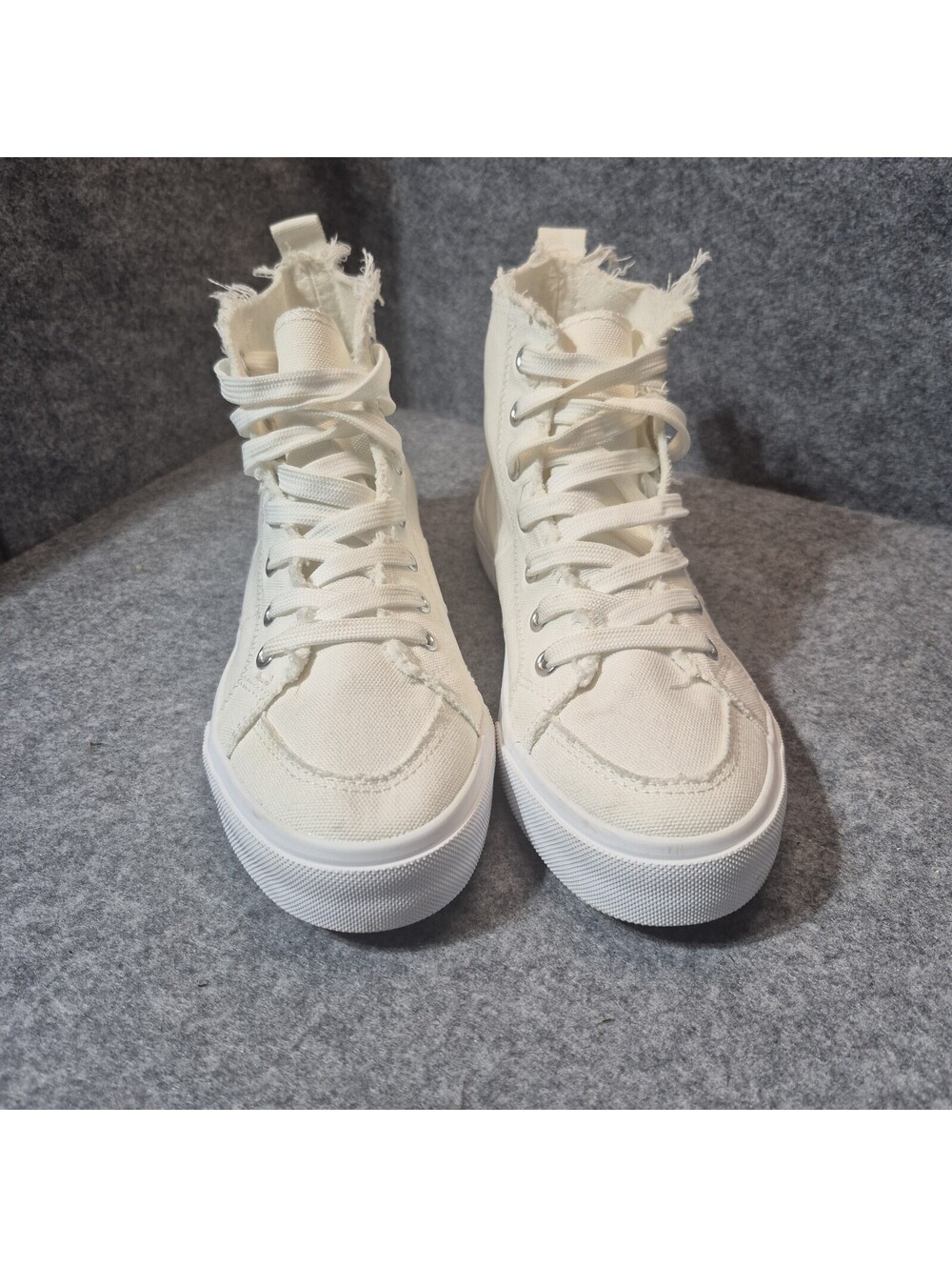 Obtaom Women's Canvas Lace Up High Top Sneaker Size 8 White